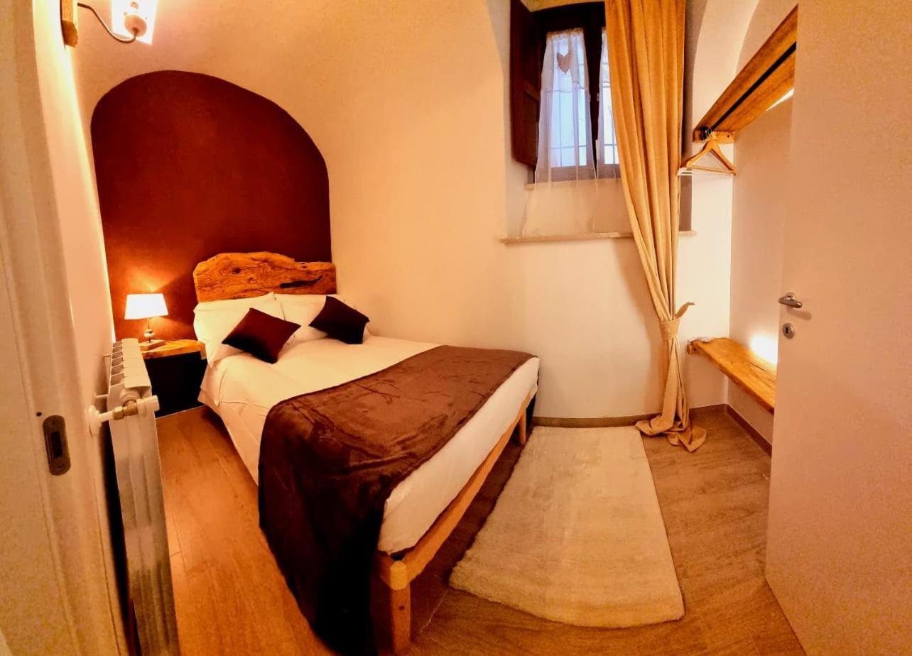 Dimora Grotta Masciarelli Hotel L'Aquila Room photo